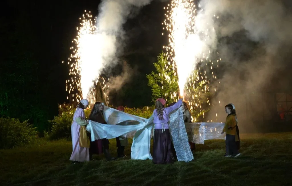 Histoire de la dentelle de flandre récits oubliés ferfay son et lumière